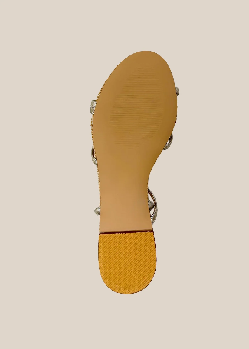 BETTY - Image 6