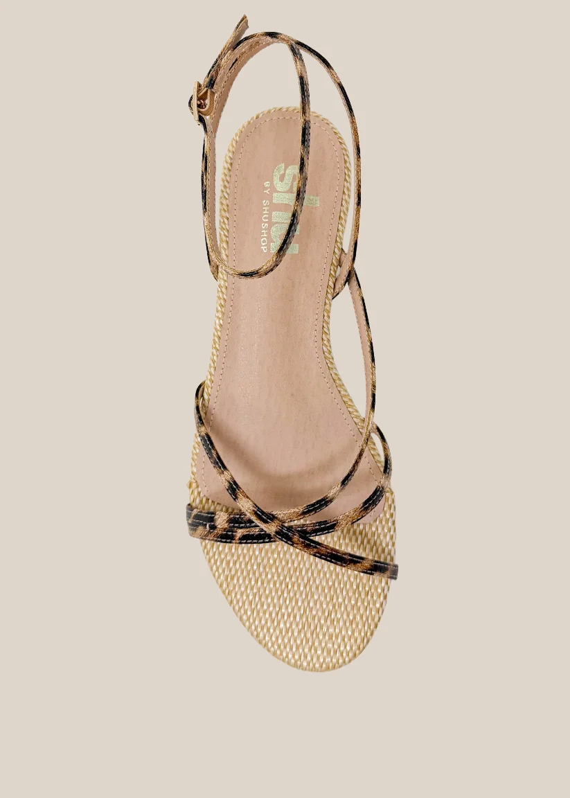 BETTY - Image 7