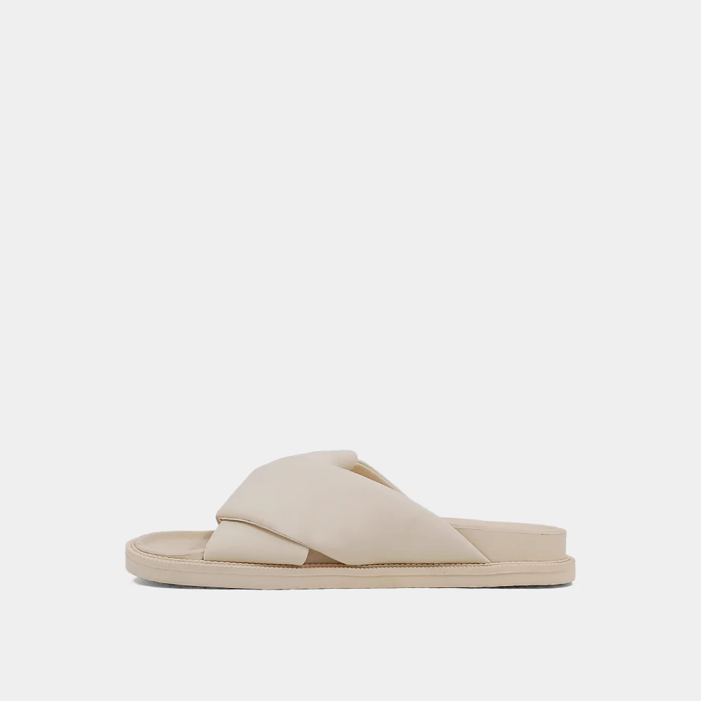 CLAIRE - Image 8