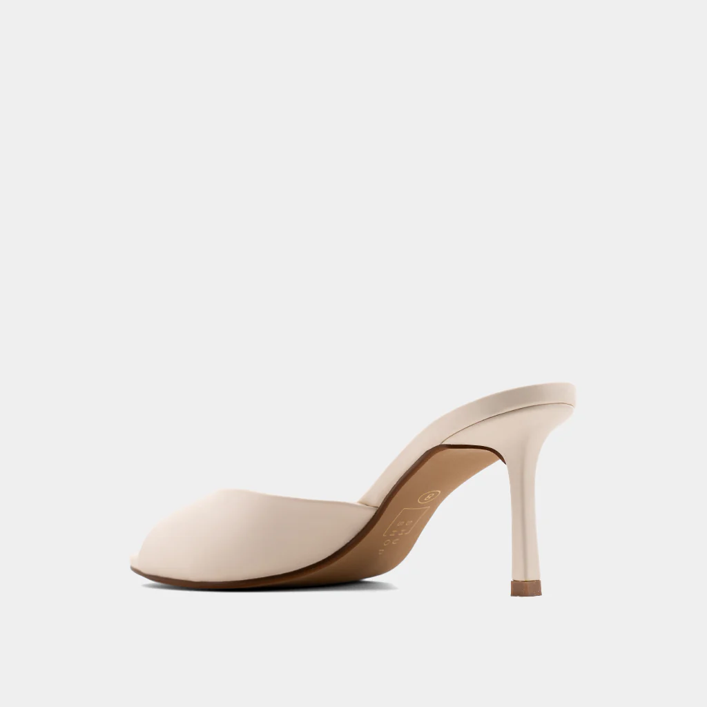 ELAINE - Image 7
