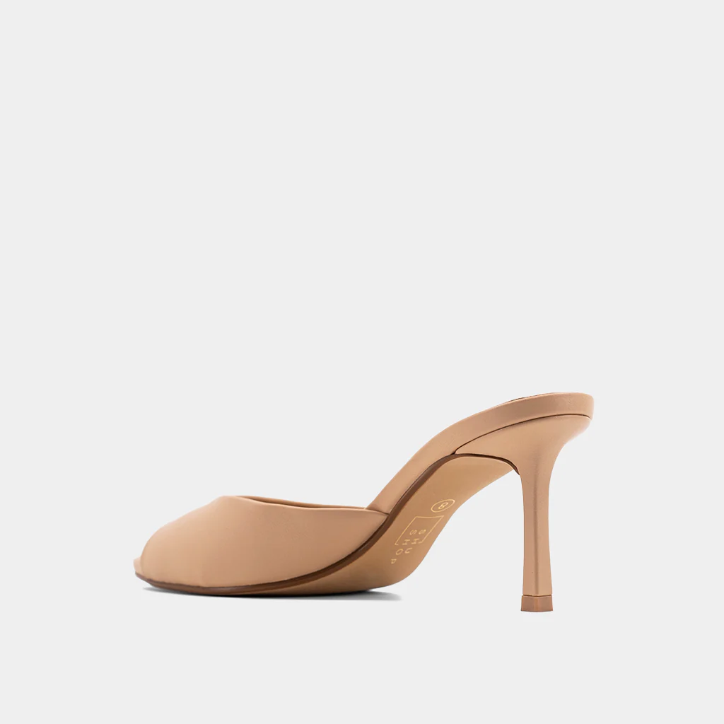 ELAINE - Image 7