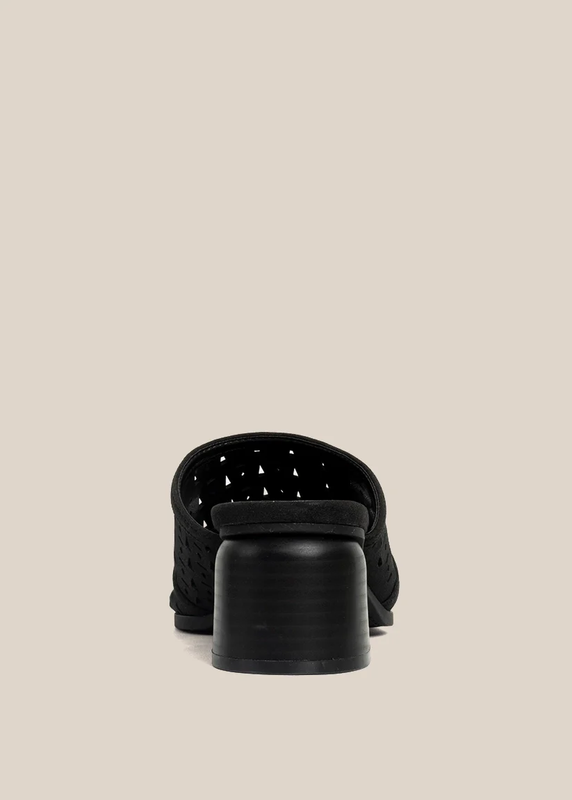 ELIANA - Image 3