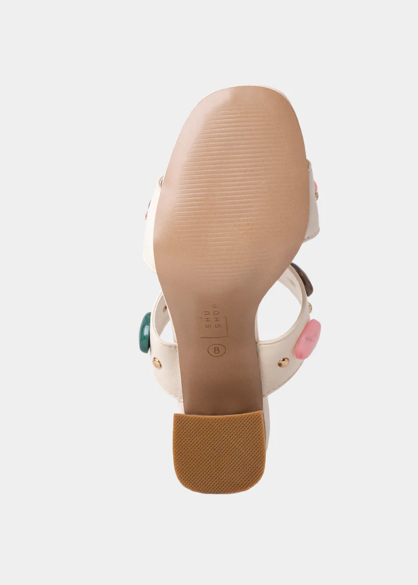 ELIZABETH - Image 6