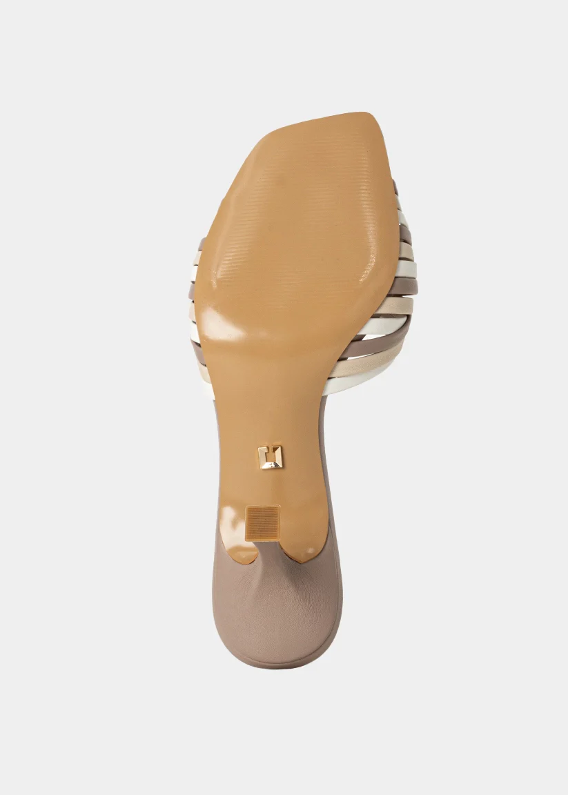 GEORGINA - Image 7